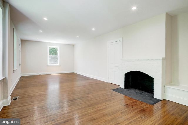 2 N LANDVALE ST, York Haven, PA 17370