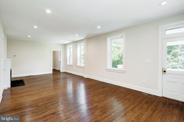 2 N LANDVALE ST, York Haven, PA 17370