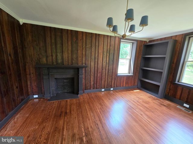 2 N LANDVALE ST, York Haven, PA 17370