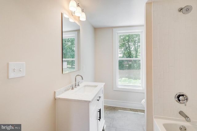 2 N LANDVALE ST, York Haven, PA 17370