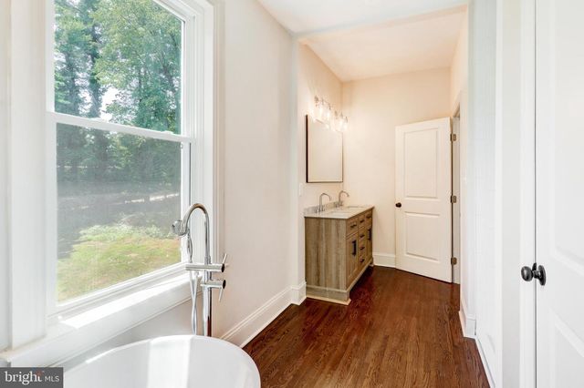 2 N LANDVALE ST, York Haven, PA 17370
