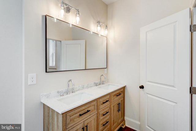 2 N LANDVALE ST, York Haven, PA 17370
