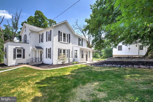 2 N LANDVALE ST, York Haven, PA 17370