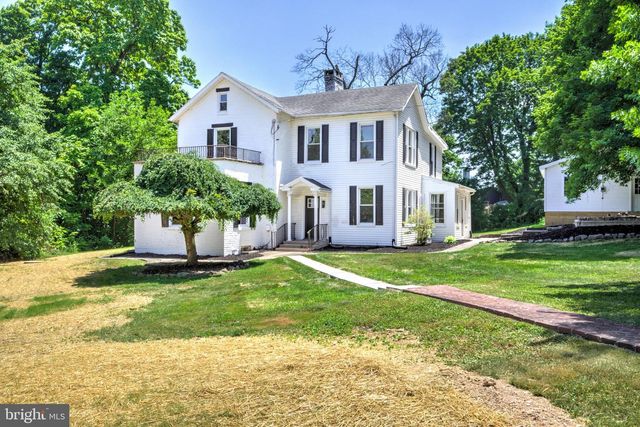 2 N LANDVALE ST, York Haven, PA 17370