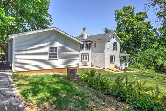 2 N LANDVALE ST, York Haven, PA 17370