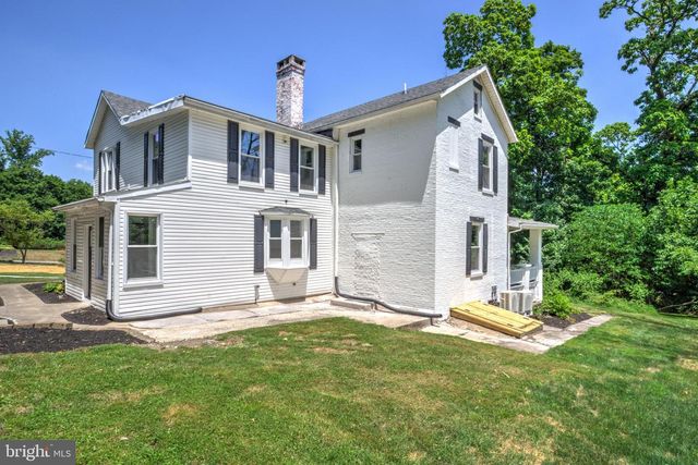 2 N LANDVALE ST, York Haven, PA 17370
