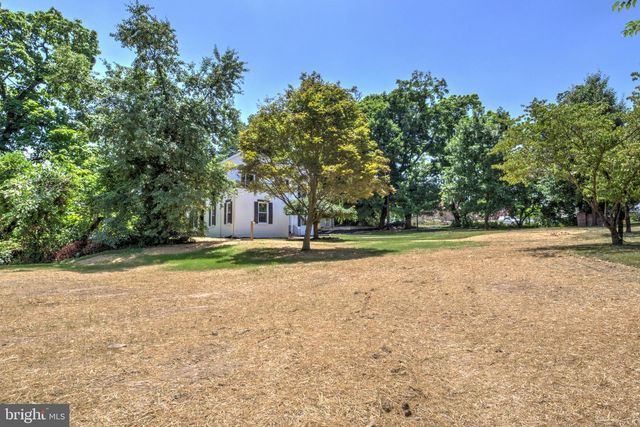 2 N LANDVALE ST, York Haven, PA 17370