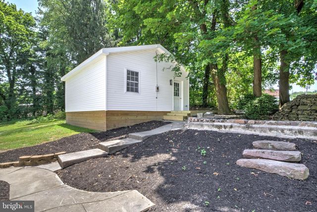 2 N LANDVALE ST, York Haven, PA 17370