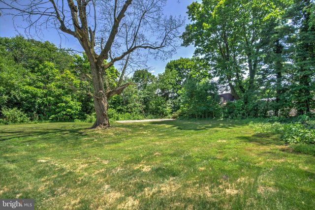 2 N LANDVALE ST, York Haven, PA 17370