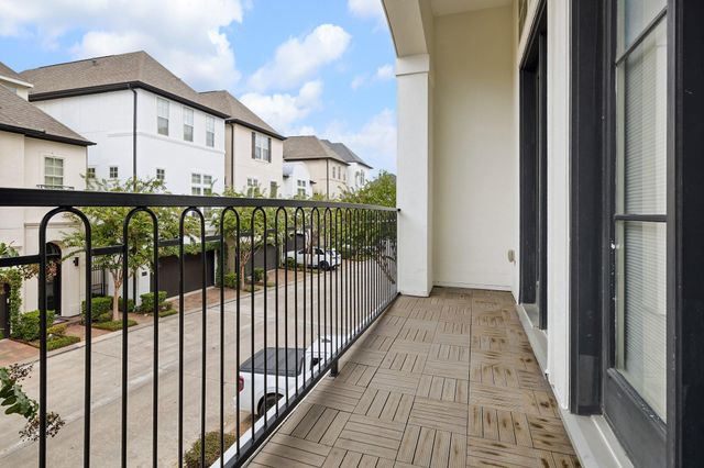 1624 Wrenwood Lakes, Houston, TX 77043