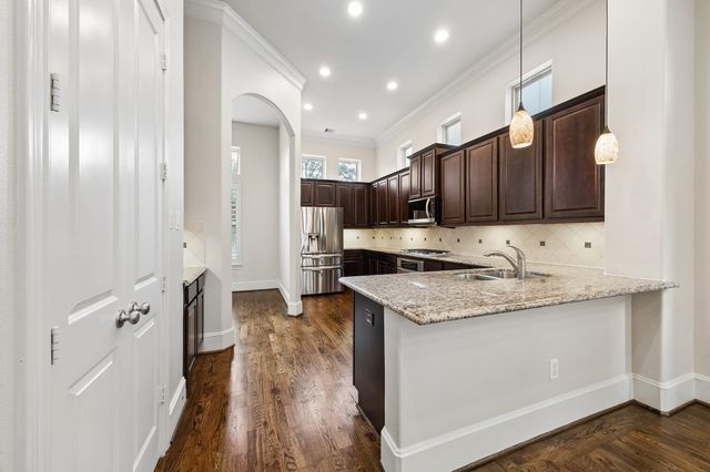 1624 Wrenwood Lakes, Houston, TX 77043