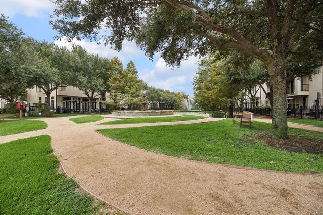 1624 Wrenwood Lakes, Houston, TX 77043