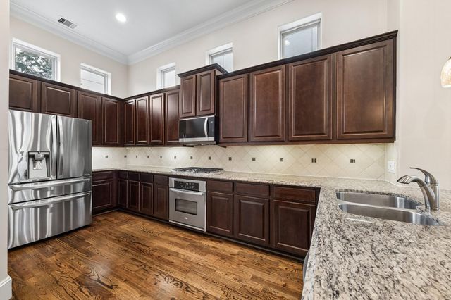 1624 Wrenwood Lakes, Houston, TX 77043
