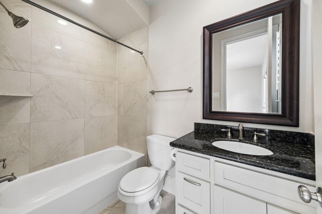 1624 Wrenwood Lakes, Houston, TX 77043