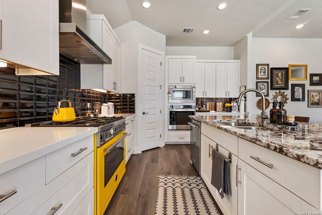 29919 CAPSTONE WALK, Boerne, TX 78015