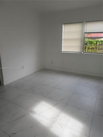 713 NW 4th St, Hallandale Beach, FL 33009