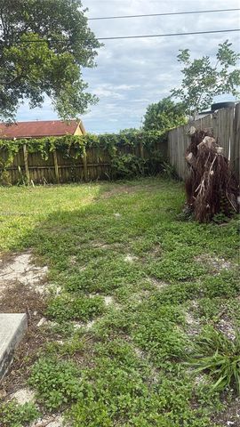 713 NW 4th St, Hallandale Beach, FL 33009