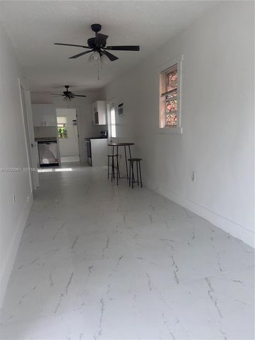 713 NW 4th St, Hallandale Beach, FL 33009