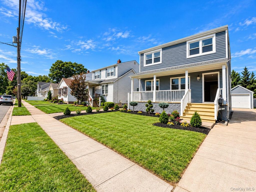 10 Frank Avenue, Bellmore, NY 11710 — photo 4
