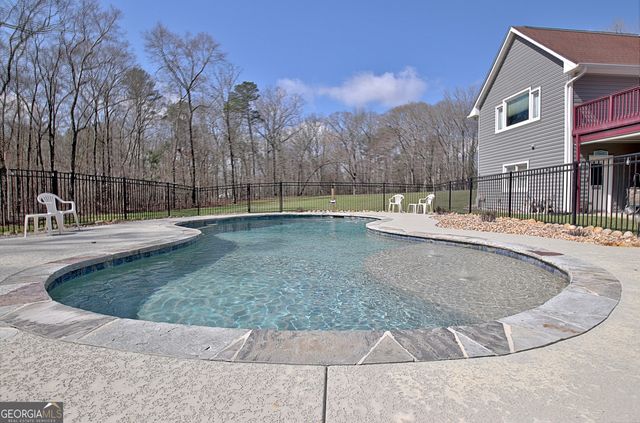 967 Tope Road, Sharpsburg, GA 30277