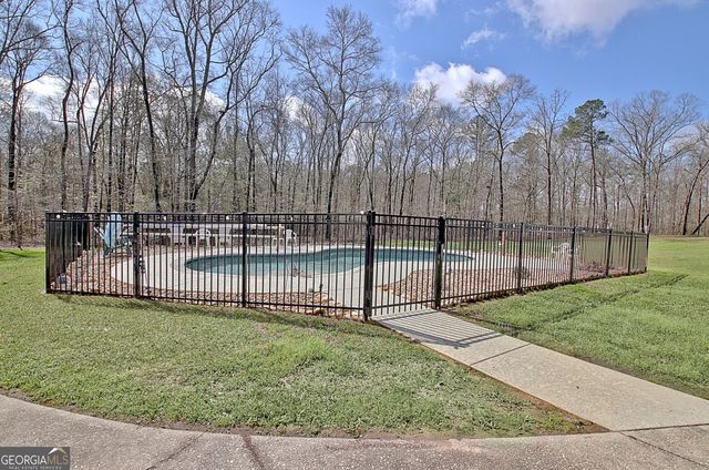 967 Tope Road, Sharpsburg, GA 30277