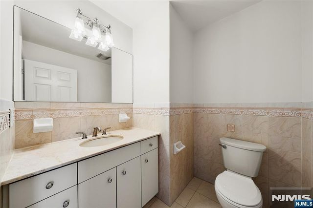 229 Franklin Avenue B, Cliffside Park, NJ 07010