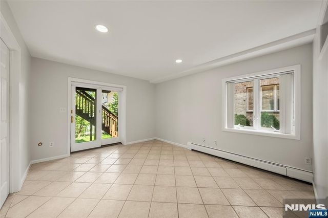 229 Franklin Avenue B, Cliffside Park, NJ 07010