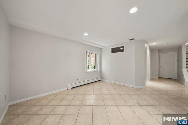 229 Franklin Avenue B, Cliffside Park, NJ 07010