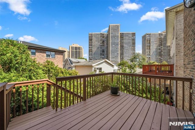 229 Franklin Avenue B, Cliffside Park, NJ 07010