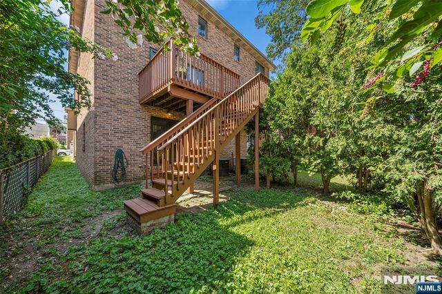 229 Franklin Avenue B, Cliffside Park, NJ 07010