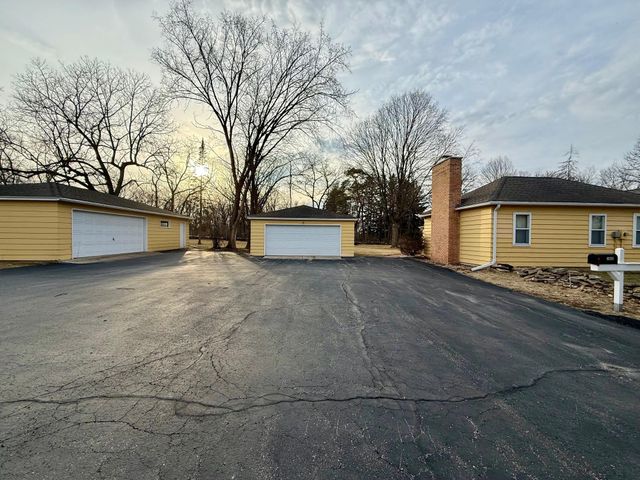 1040 Mayowood Road SW, Rochester, MN 55902