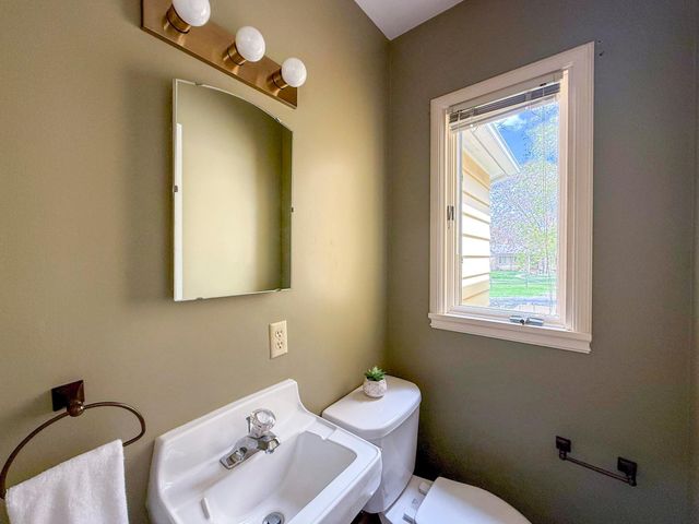 1040 Mayowood Road SW, Rochester, MN 55902