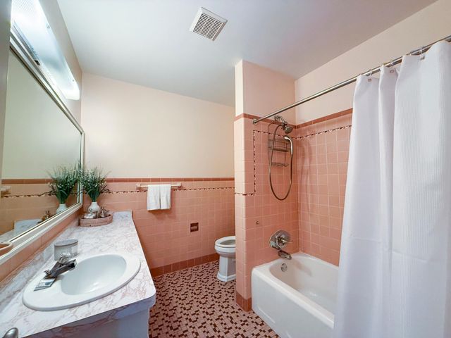 1040 Mayowood Road SW, Rochester, MN 55902