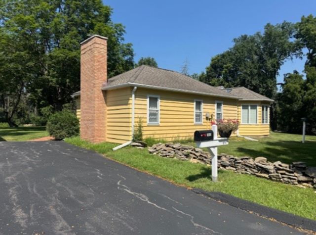 1040 Mayowood Road SW, Rochester, MN 55902