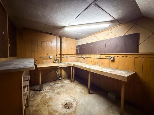 1040 Mayowood Road SW, Rochester, MN 55902