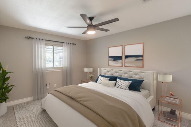 619 E Country Grove Circle, Pearland, TX 77584