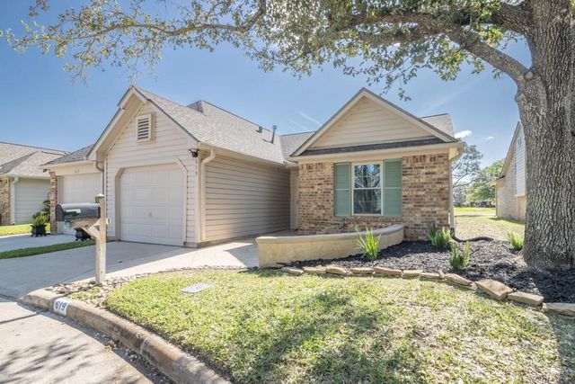 619 E Country Grove Circle, Pearland, TX 77584
