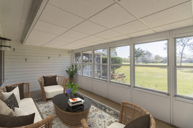 619 E Country Grove Circle, Pearland, TX 77584