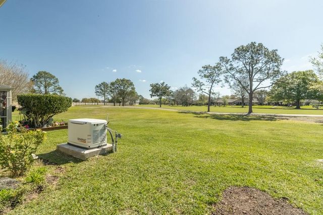 619 E Country Grove Circle, Pearland, TX 77584