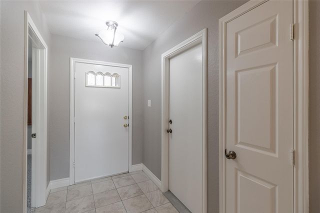 619 E Country Grove Circle, Pearland, TX 77584