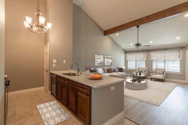 619 E Country Grove Circle, Pearland, TX 77584