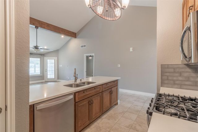 619 E Country Grove Circle, Pearland, TX 77584