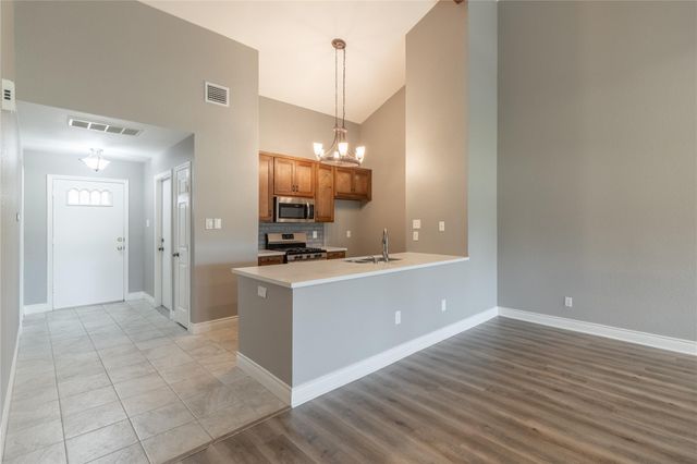 619 E Country Grove Circle, Pearland, TX 77584