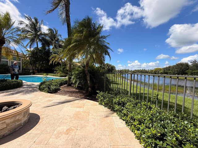 8401 Eagleville Avenue, Delray Beach, FL 33446