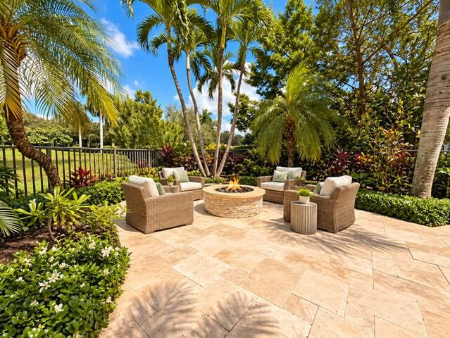 8401 Eagleville Avenue, Delray Beach, FL 33446