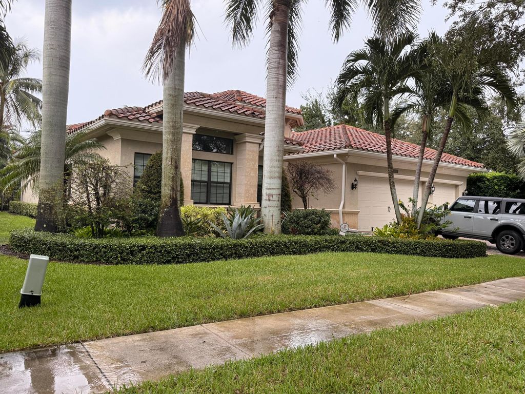 8401 Eagleville Avenue, Delray Beach, FL 33446