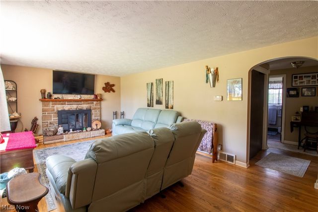 10381 Portage Street NW, Canal Fulton, OH 44614