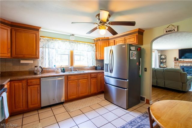 10381 Portage Street NW, Canal Fulton, OH 44614