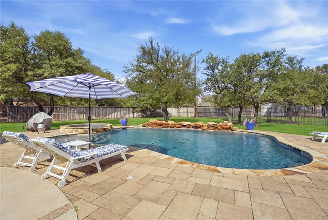 199 Deer Creek Drive, Aledo, TX 76008
