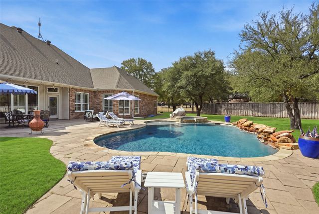 199 Deer Creek Drive, Aledo, TX 76008